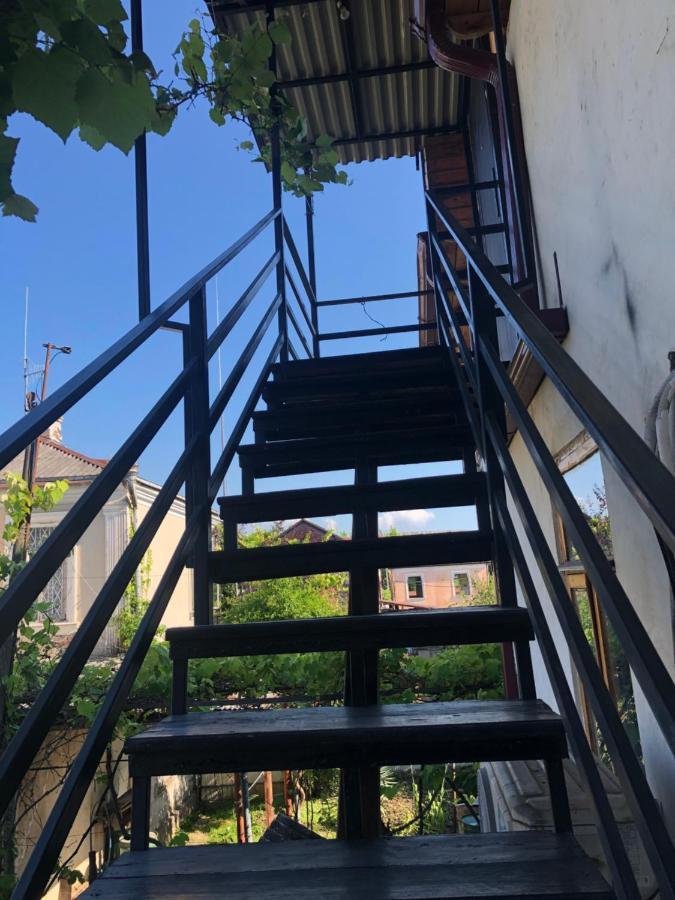 Гостевой Дом Тина Sukhumi Exterior foto