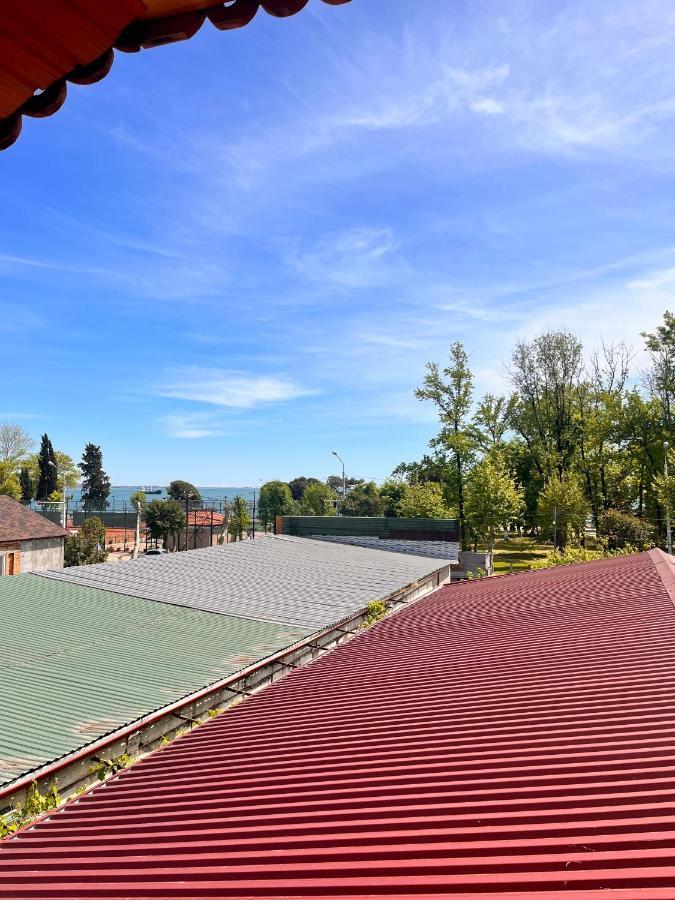 Гостевой Дом Тина Sukhumi Exterior foto